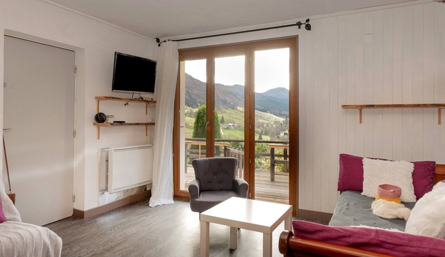 Apartment "L'appartement du Berger" with Mountain View and Private Terrace
