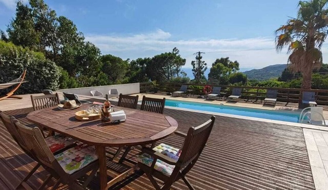 Bas de Villa vue mer & Piscine Privée