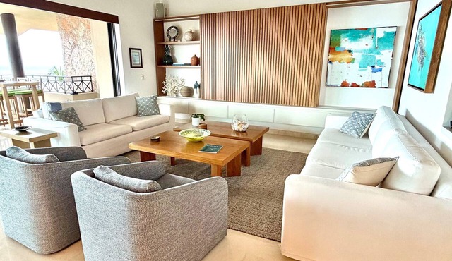 BEACHFRONT PENTHOUSE - Premier/Cook/Golf Cart