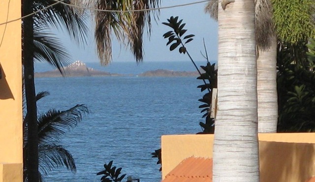 BEAUTIFUL CONDO! 2 Bdrm 2 Bath across from the Beach! BEST in the Golden zone