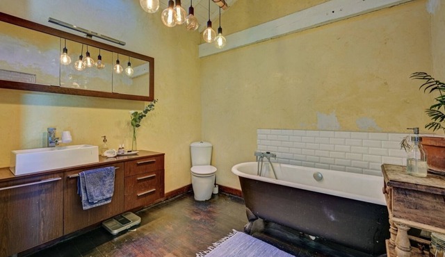 Beautiful renovated country house in Provence -- 10 min from Arles!