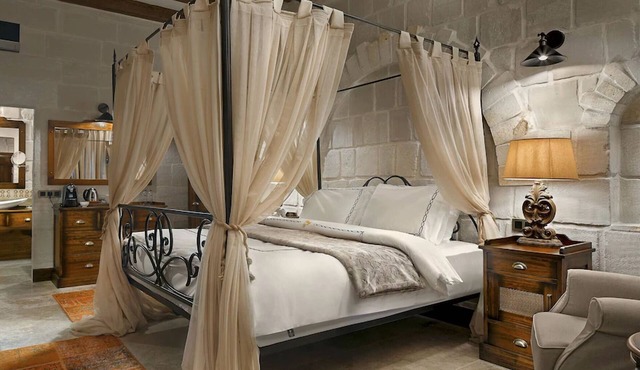 Boutique Cave Experience with Romantic Spa Nights & Pool Access!