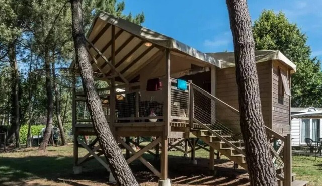 Camping Les Bruyères* - Cabin on stilts Ecologe 3 Rooms 5 People