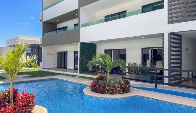 Cerritos Beach Apartment: Steps from the Sand