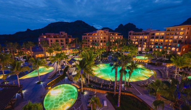Charming 2-bedroom hotel suites with WiFi, AC in La Danzante
