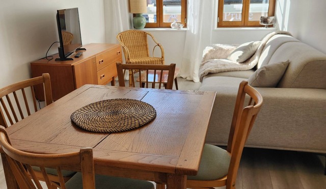 Charming 49 m² triplex in the heart of downtown Neubourg with a terrace