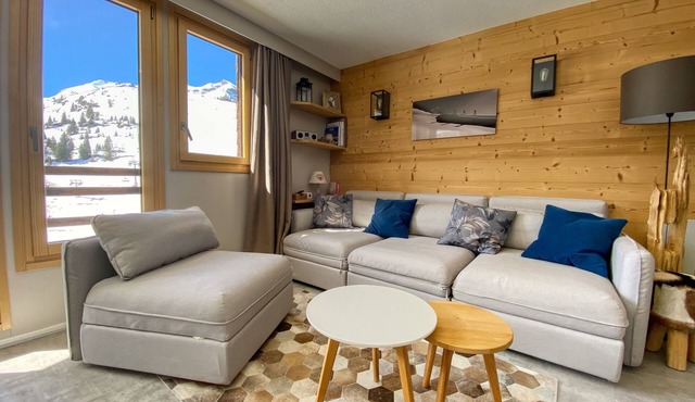 Charming apartment, 2 bedrooms, south facing, at the bottom of the slopes