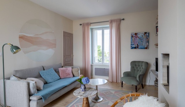 Charming Apartment in Locquirec with Sea View