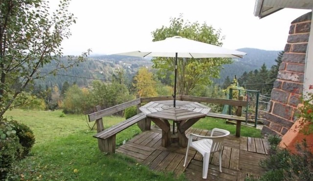Charming cottage with terrace, WiFi and motorbike garage in Gérardmer