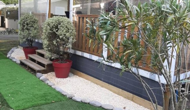 Comfortable Mobile Home in Gastes: 8 Sleeps, Pools, and Barbecue
