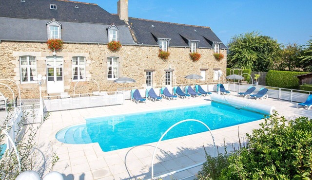 Cosy apartment for 5 people with WIFI, pool, TV and terrace