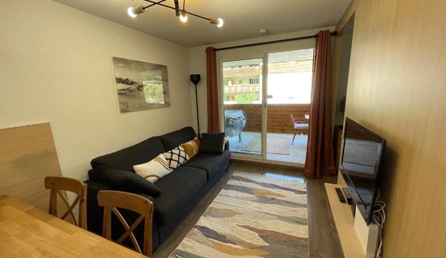 Cozy apartment with direct access to slopes, parking, large terrace, pool and hammam