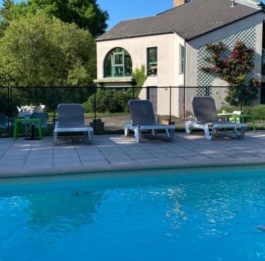 Golf Hotel Colvert - Piscine extérieure et Room Service
