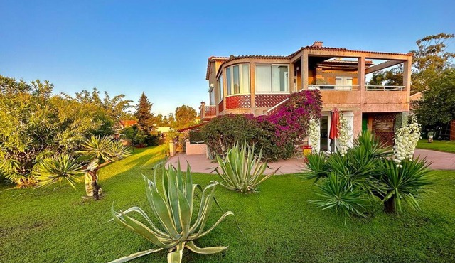 HAUT VILLA MESANGES EN BORD DE MER !