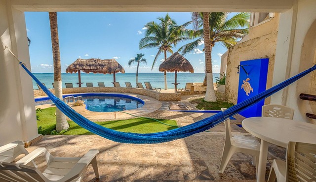 OCEAN FRONT! 2 bed/2 bath*GROUND FLOOR* a/c* MAID!