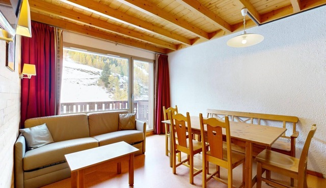 Résidence Les Arolles – La Plagne 1800/Large Family Lodge 11p