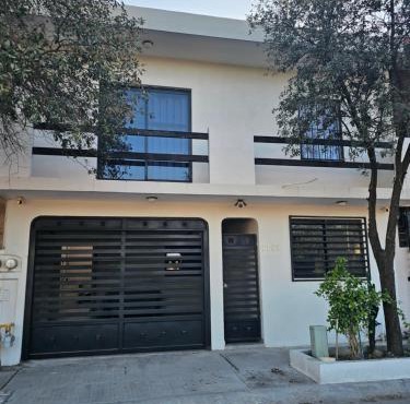Residencia en Mitras Poniente