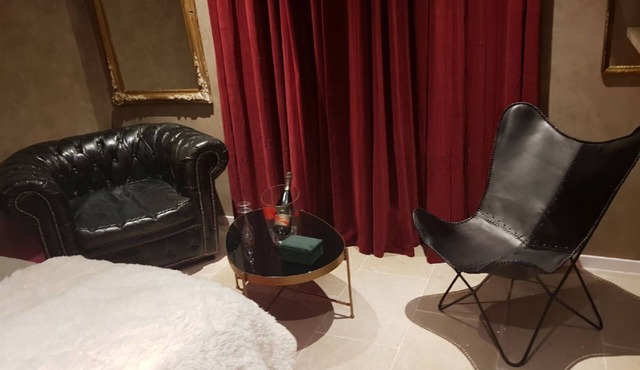 Romantic room rental in Provence