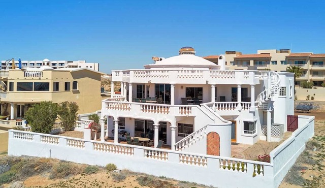 Spacious and Secluded Home Villa Hermosa II