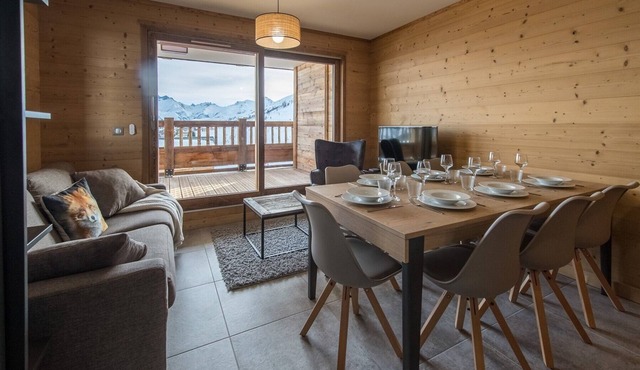 Spacious apartment with south-facing terrace at the foot of the slopes - up to 8 guests