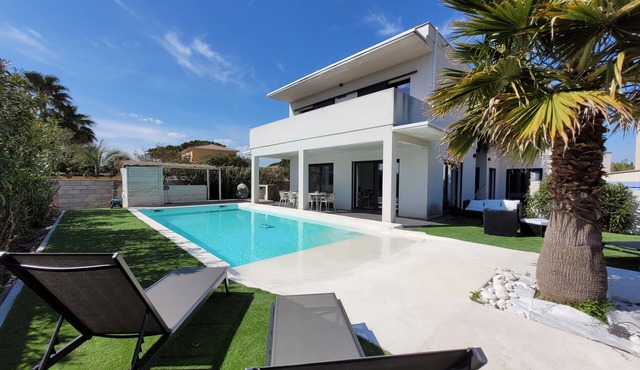 Villa Cap d'AGDE - Villa climatisée avec piscine chauffée et à 750m de la plage