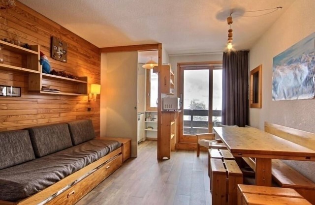 2-room apartment with balcony at the foot of the slopes, 4 people