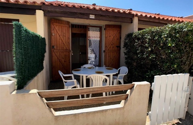 Cozy Villa with Terrace, Near Lake, 4 Sleeps, Parking - Port Leucate