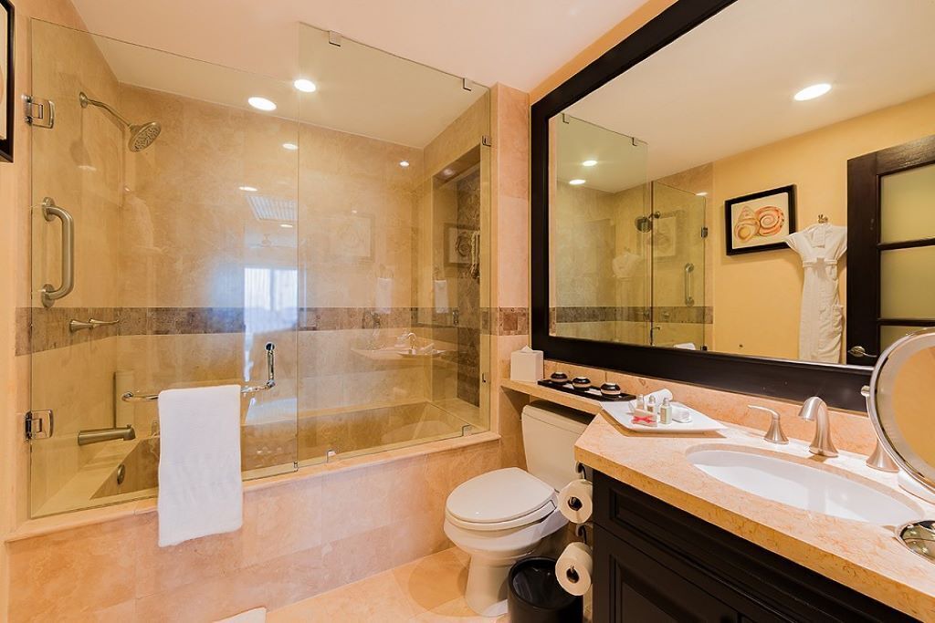 Photo of Bathroom in South Shore Hotel Area