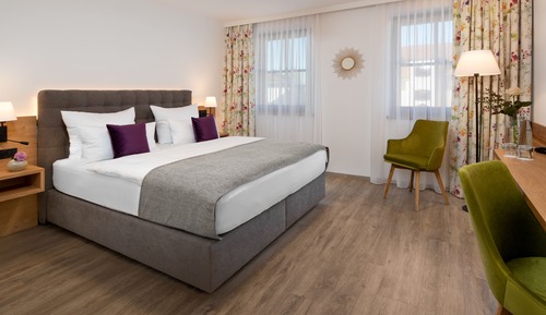 Superior Room (Gross)